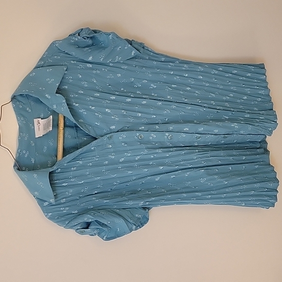 EAST 5TH Coquette Floral Eyelet Short Sleeve Button Down Blouse - Picture 3 of 8